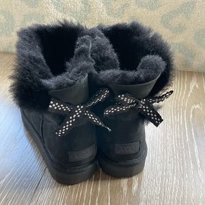 UGG Boots Mini Bailey Bow Polka Dot Limited Edition